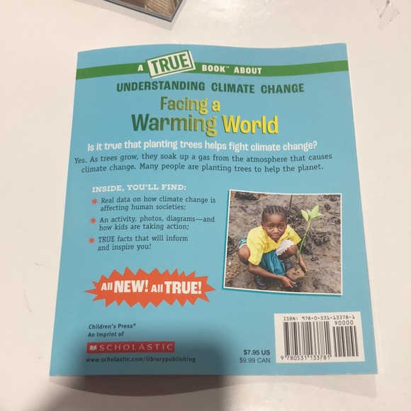 Set of three Scholastic books about understanding climate change - Picture 7 of 8